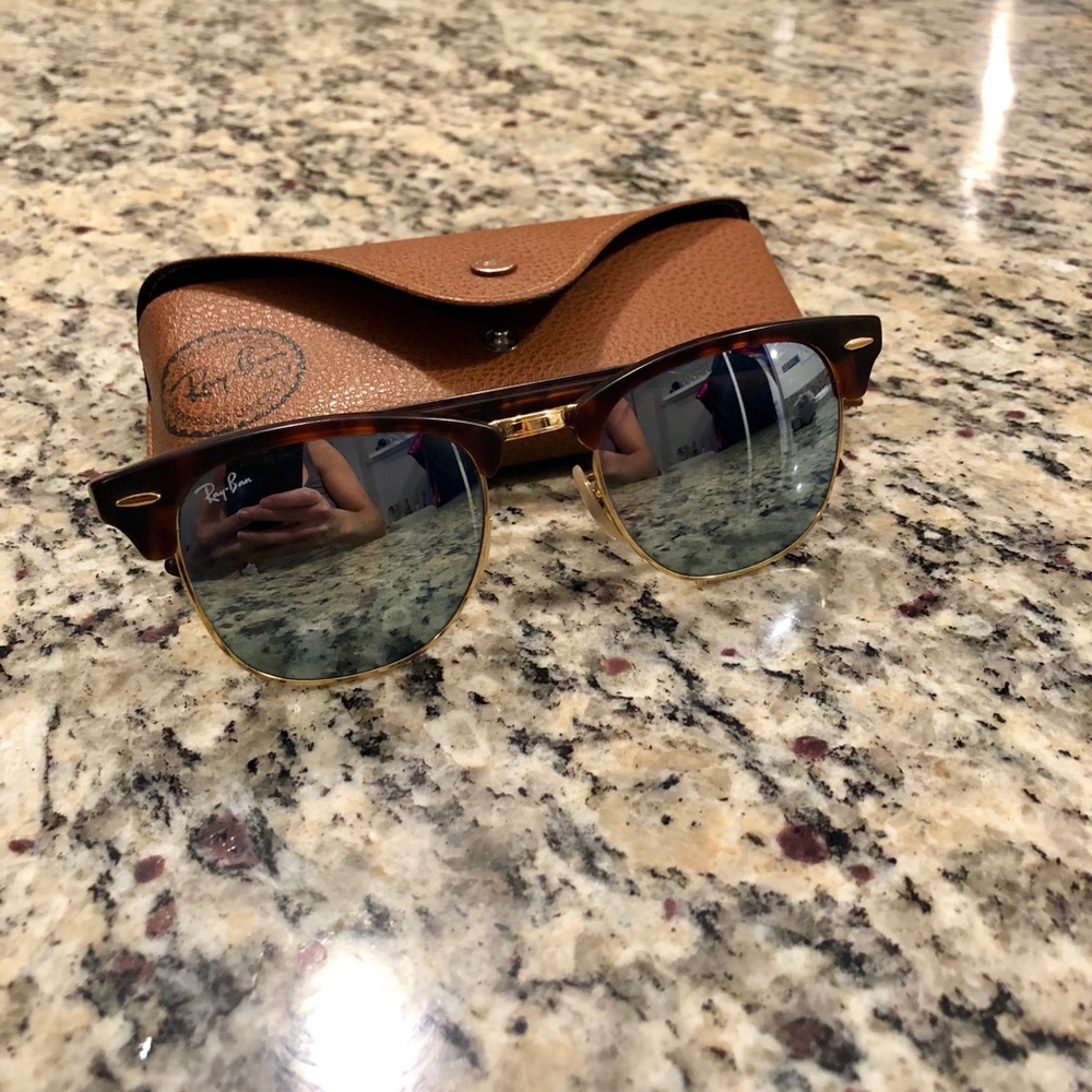 Ray-Bans Clubmaster Classic sunglasses